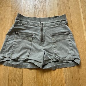Chaser green cargo shorts